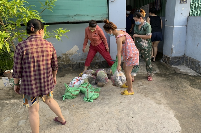 Continuing to support people in need in the Covid-19 pandemic of Hoang Phap Pagoda (series 10)