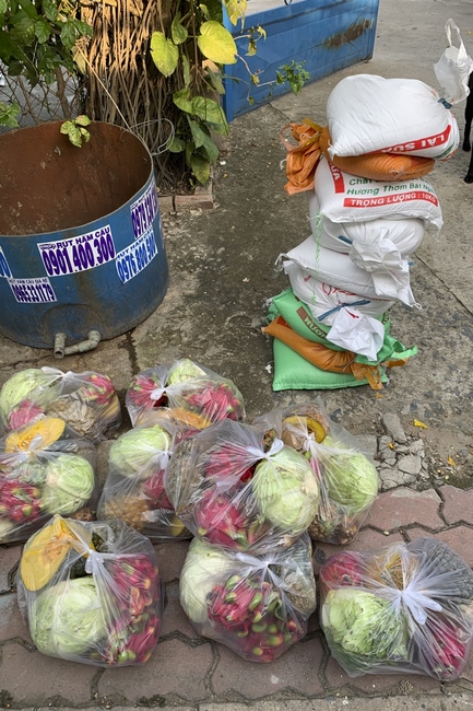 Continuing to support people in need in the Covid-19 pandemic of Hoang Phap Pagoda (series 10)