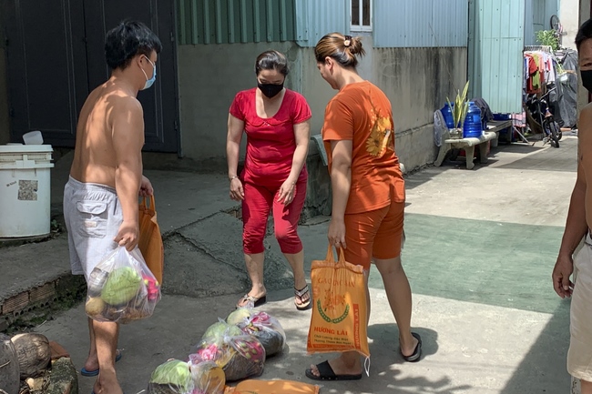 Continuing to support people in need in the Covid-19 pandemic of Hoang Phap Pagoda (series 10)