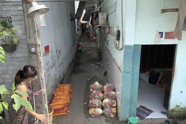 Continuing to support people in need in the Covid-19 pandemic of Hoang Phap Pagoda (series 10)