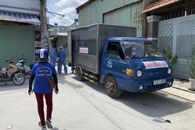 Continuing to support people in need in the Covid-19 pandemic of Hoang Phap Pagoda (series 10)