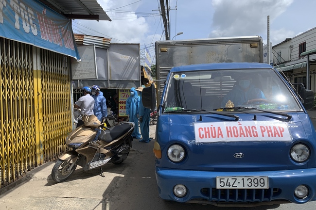 Continuing to support people in need in the Covid-19 pandemic of Hoang Phap Pagoda (series 10)