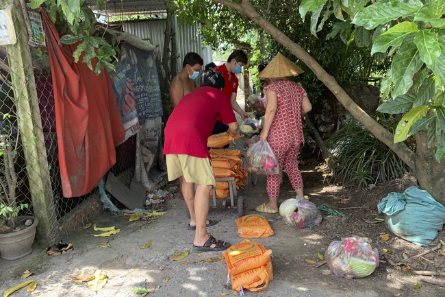 Continuing to support people in need in the Covid-19 pandemic of Hoang Phap Pagoda (series 10)