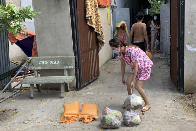 Continuing to support people in need in the Covid-19 pandemic of Hoang Phap Pagoda (series 10)