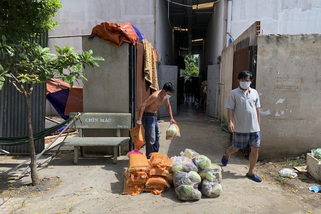 Continuing to support people in need in the Covid-19 pandemic of Hoang Phap Pagoda (series 10)
