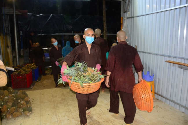 Continuing to support people in need in the Covid-19 pandemic of Hoang Phap Pagoda (series 10)