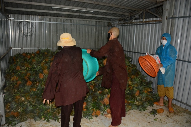 Continuing to support people in need in the Covid-19 pandemic of Hoang Phap Pagoda (series 10)