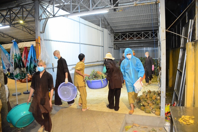 Continuing to support people in need in the Covid-19 pandemic of Hoang Phap Pagoda (series 10)