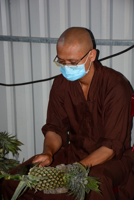 Continuing to support people in need in the Covid-19 pandemic of Hoang Phap Pagoda (series 10)