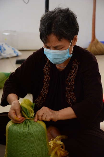 Continuing to support people in need in the Covid-19 pandemic of Hoang Phap Pagoda (series 10)