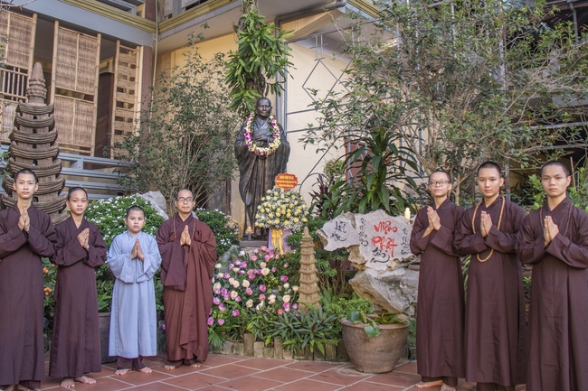 Being still the fragrance of virtue to thousands of years