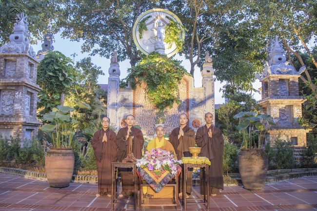 Being still the fragrance of virtue to thousands of years