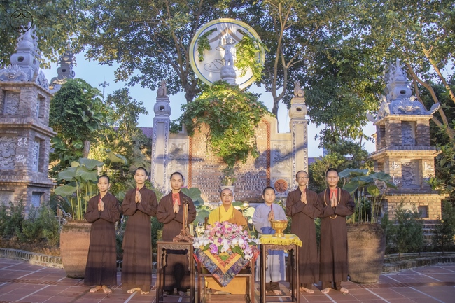 Being still the fragrance of virtue to thousands of years