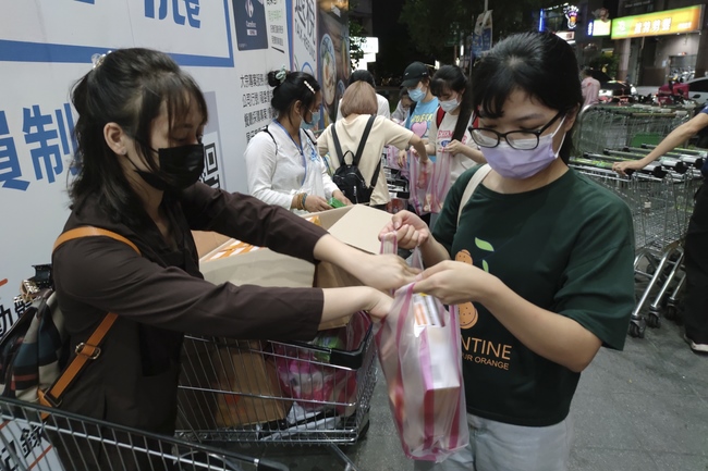 Charity in Ullambana season of Linh An Pagoda in a Taiwan
