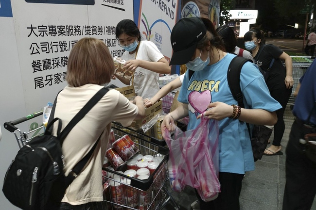 Charity in Ullambana season of Linh An Pagoda in a Taiwan