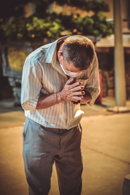 Prostrating five hundred the names Bodhisattva Avalokitesvara at the end of the year