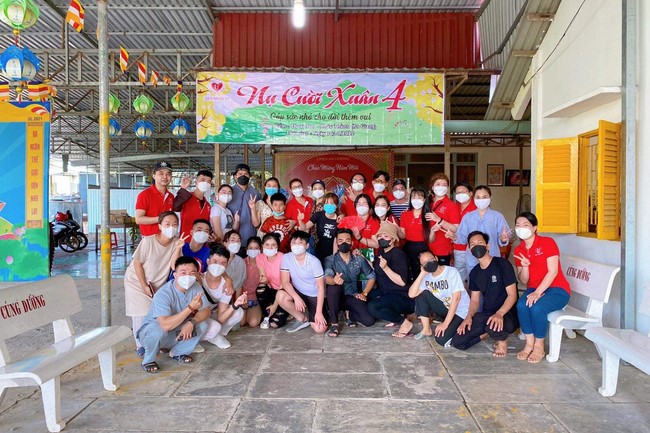 Spring Smile Program of  An Huong Pagoda