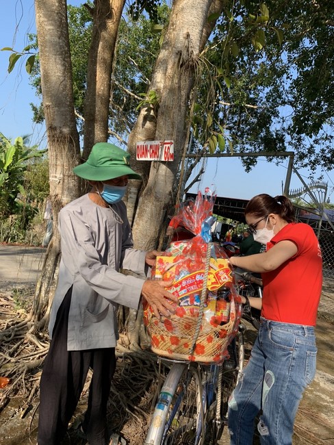Spring Smile Program of  An Huong Pagoda