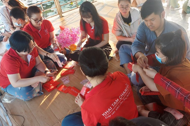 Spring Smile Program of  An Huong Pagoda