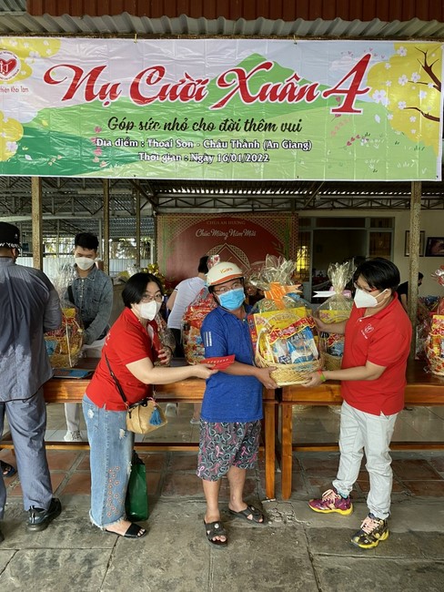 Spring Smile Program of  An Huong Pagoda