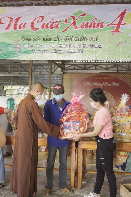 Spring Smile Program of  An Huong Pagoda