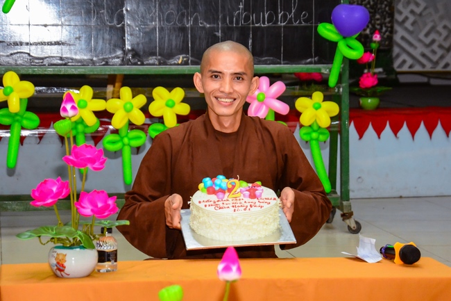 Year’s end party of balloons' Shaping group