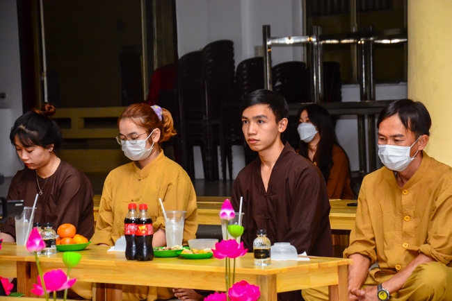 Year’s end party of balloons' Shaping group