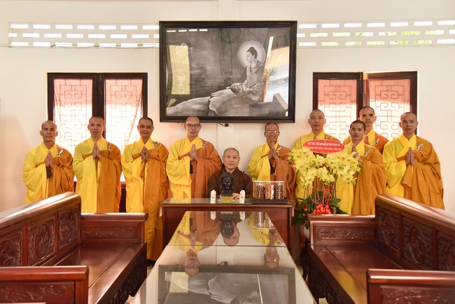 Paying homage to and wishing the New Year to master Thich Chan Tinh of monks at the branches
