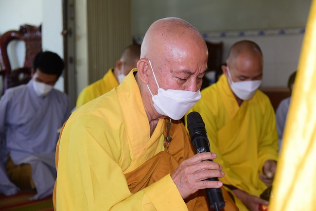 Visit Lien Binh and Tinh Truong Buddhists' Funeral