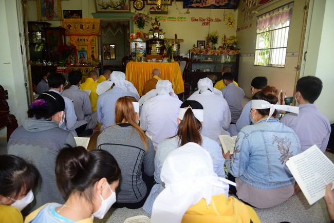 Visit Lien Binh and Tinh Truong Buddhists' Funeral