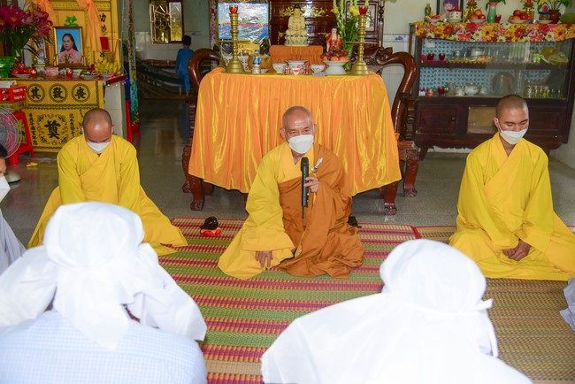 Visit Lien Binh and Tinh Truong Buddhists' Funeral
