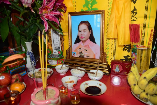 Visit Lien Binh and Tinh Truong Buddhists' Funeral