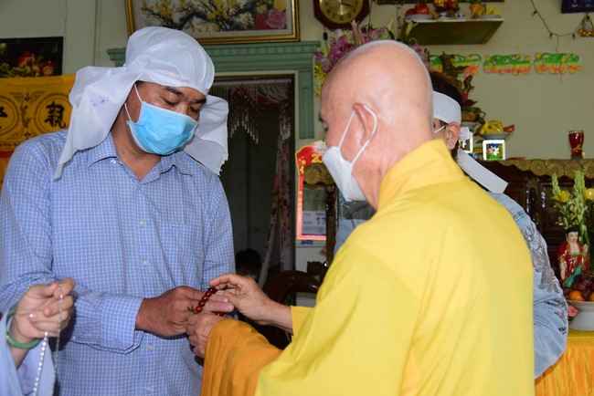 Visit Lien Binh and Tinh Truong Buddhists' Funeral