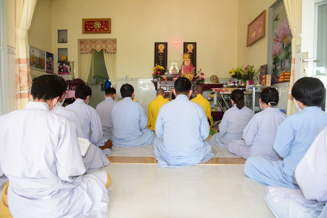 Visit Lien Binh and Tinh Truong Buddhists' Funeral