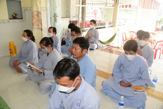 Visit Lien Binh and Tinh Truong Buddhists' Funeral