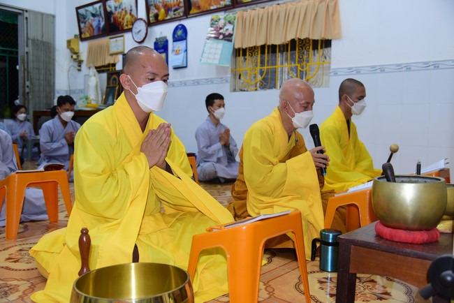 Visit Lien Binh and Tinh Truong Buddhists' Funeral