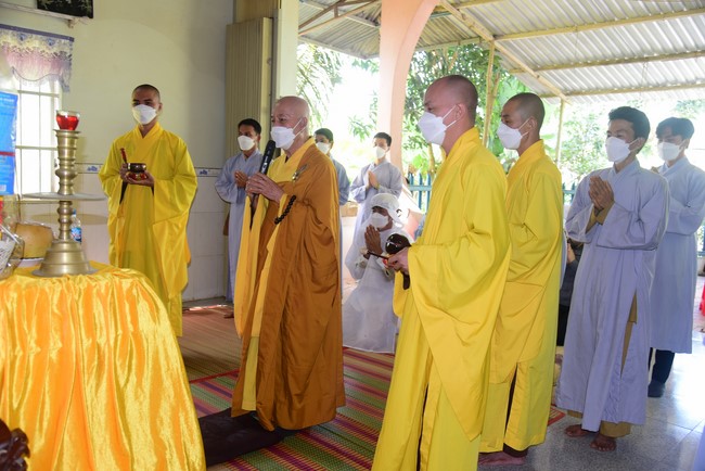 Visit Lien Binh and Tinh Truong Buddhists' Funeral