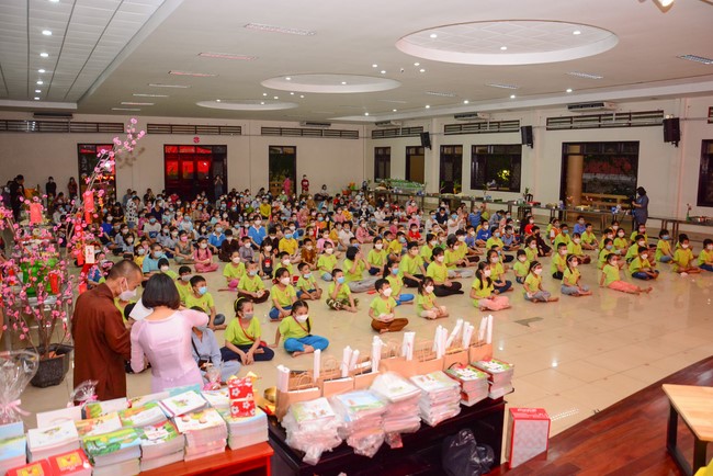 Gratitude Ceremony – Year End Party of the Nurturing Wisdom class