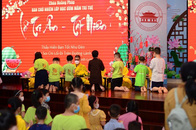 Gratitude Ceremony – Year End Party of the Nurturing Wisdom class