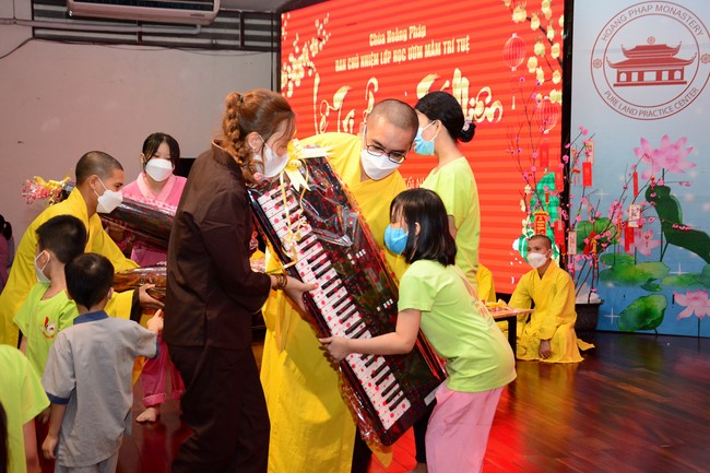 Gratitude Ceremony – Year End Party of the Nurturing Wisdom class