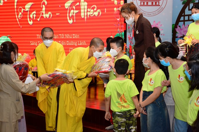 Gratitude Ceremony – Year End Party of the Nurturing Wisdom class