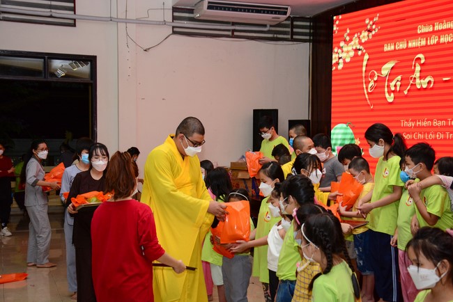 Gratitude Ceremony – Year End Party of the Nurturing Wisdom class