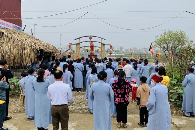 The rite of Dharma thanking at Dong Cao pagoda