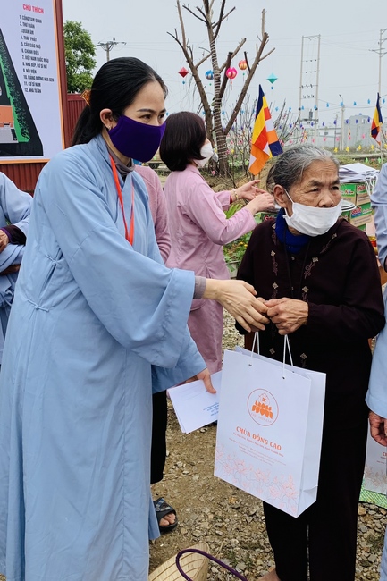 The rite of Dharma thanking at Dong Cao pagoda