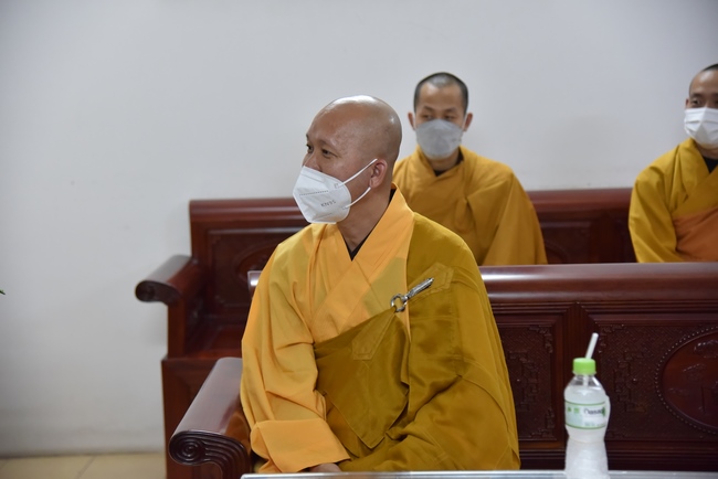 Junior Thich Minh Thanh paying homage and wishing Tet to Most Abbot Thich Chan Tinh