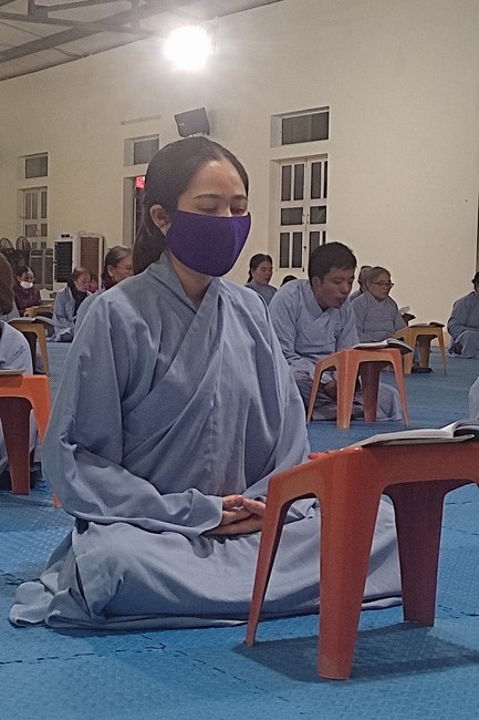 Illuminating ceremony to purify three karma at Dong Cao pagoda