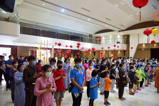 Monks and Buddhists wish a Happy Tet Most Thich Chan Tinh