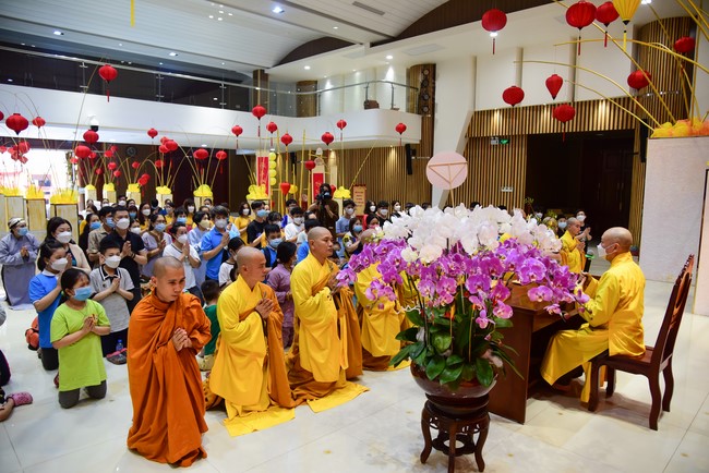 Monks and Buddhists wish a Happy Tet Most Thich Chan Tinh