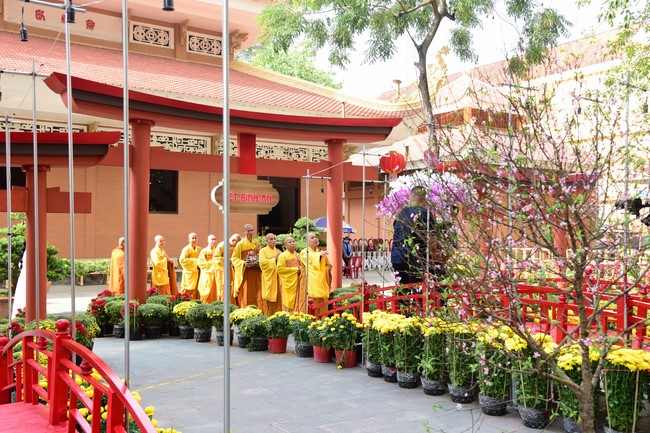 Monks and Buddhists wish a Happy Tet Most Thich Chan Tinh