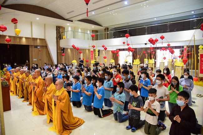 Monks and Buddhists wish a Happy Tet Most Thich Chan Tinh